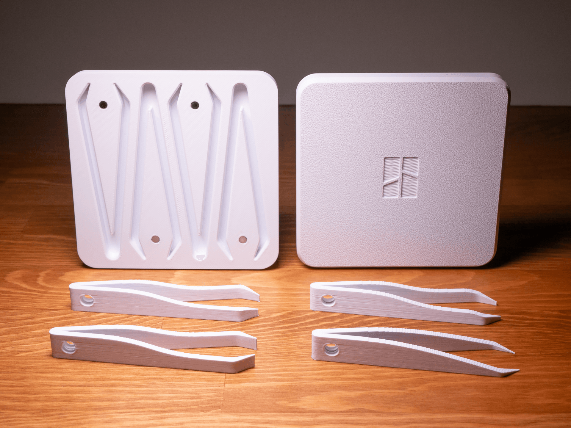 Tweezer Set & Magnetic Case (4 Different Tweezers)